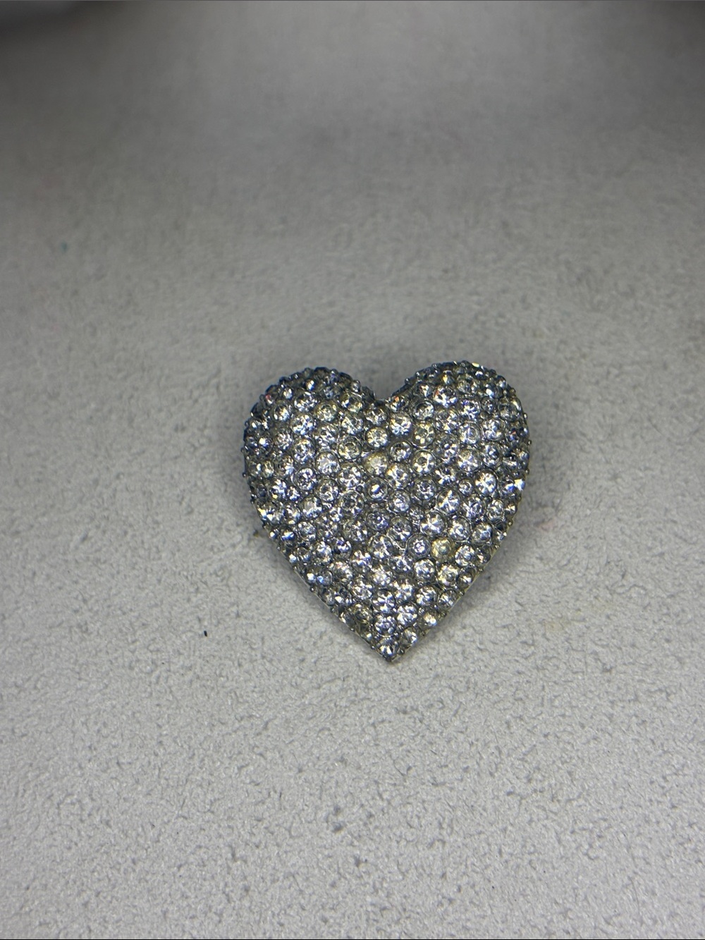 ♥️ Rhinestone & Silver classic heart brooch